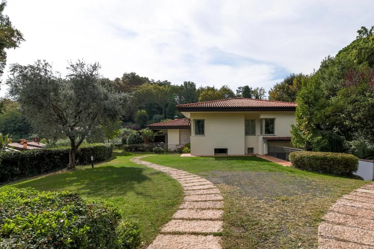 פאדנג'ה סול גארדה Villa Tullia  פאדנג'ה סול גארדה
